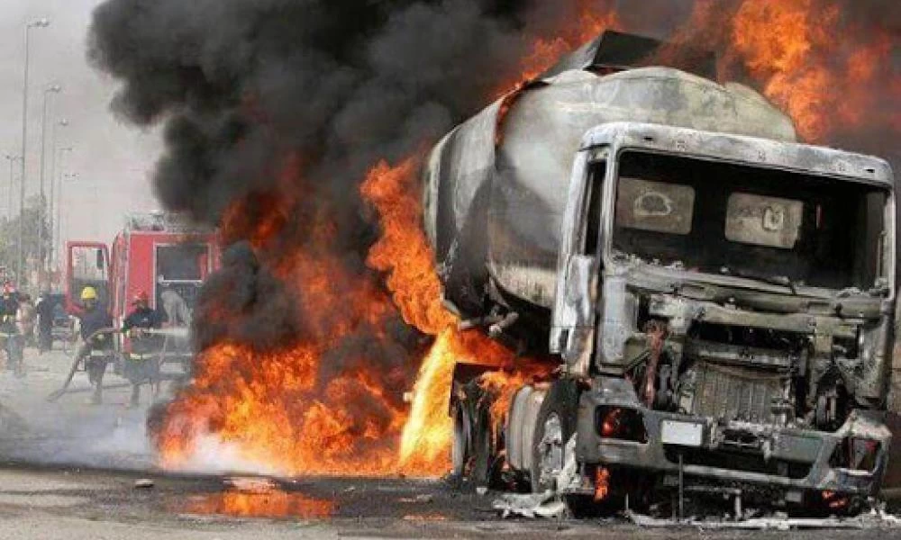 Τραγωδία: Νεκρός o οδηγός του βυτιοφόρου που πήρε φωτιά στην Πιερία